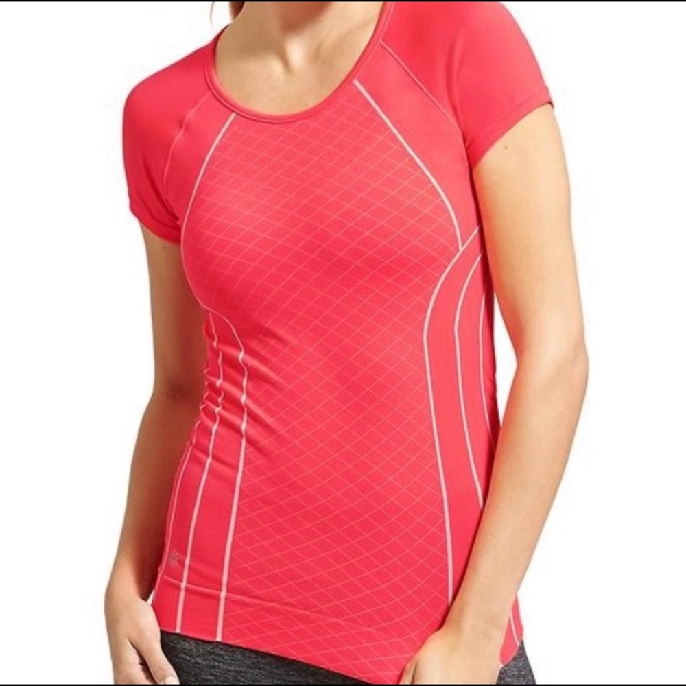 EUC Athleta Finish Fast Line Tee. SZ L